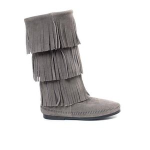 MINNETONKA BOOTS SIZE 7